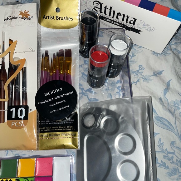 Bundle of Face Painting Sets and 2 sets of Brushes with 3 Paint Sticks - Picture 4 of 16